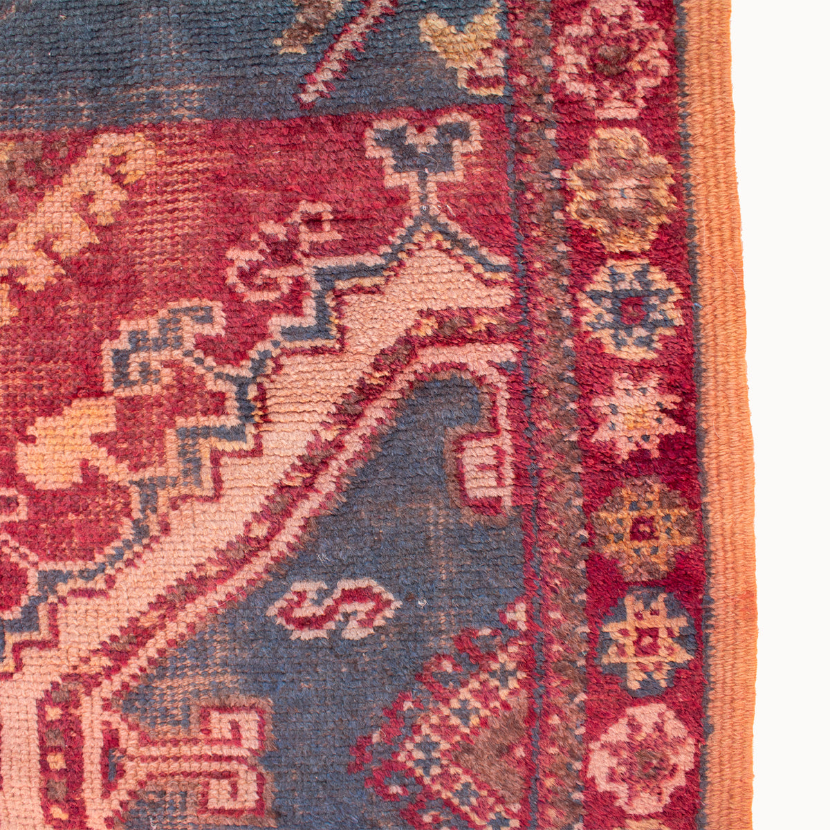 Vintage Moroccan Taznakht wool rug hand-knotted by artisans measuring 5'6" x 8'11"