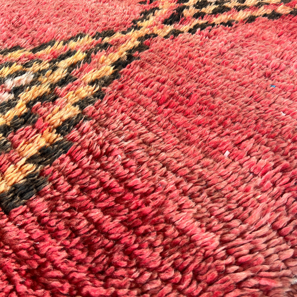 Sine Vintage Moroccan Rug | 3'7" x 6'6" - Apartment F