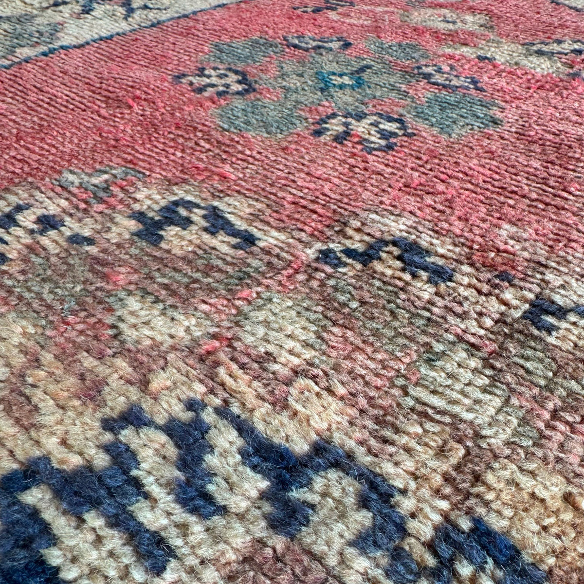 Eden Vintage Moroccan Taznakht Rug | 5’1” x 8’8” - Apartment F