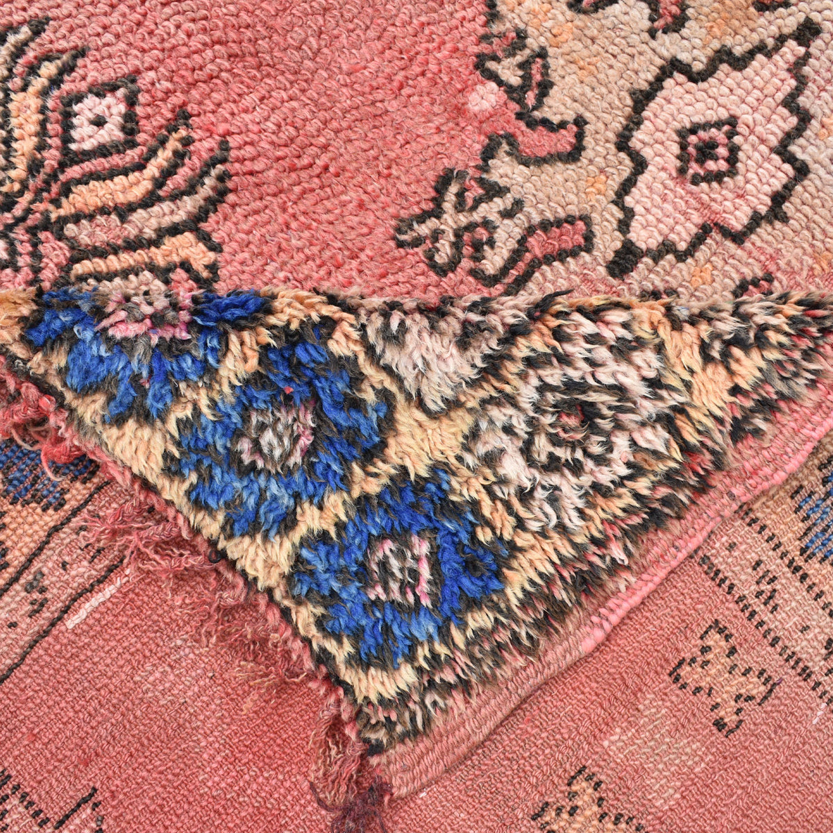 Maroua Vintage Taznakht Rug | 4'1" x 5'9" - Apartment F