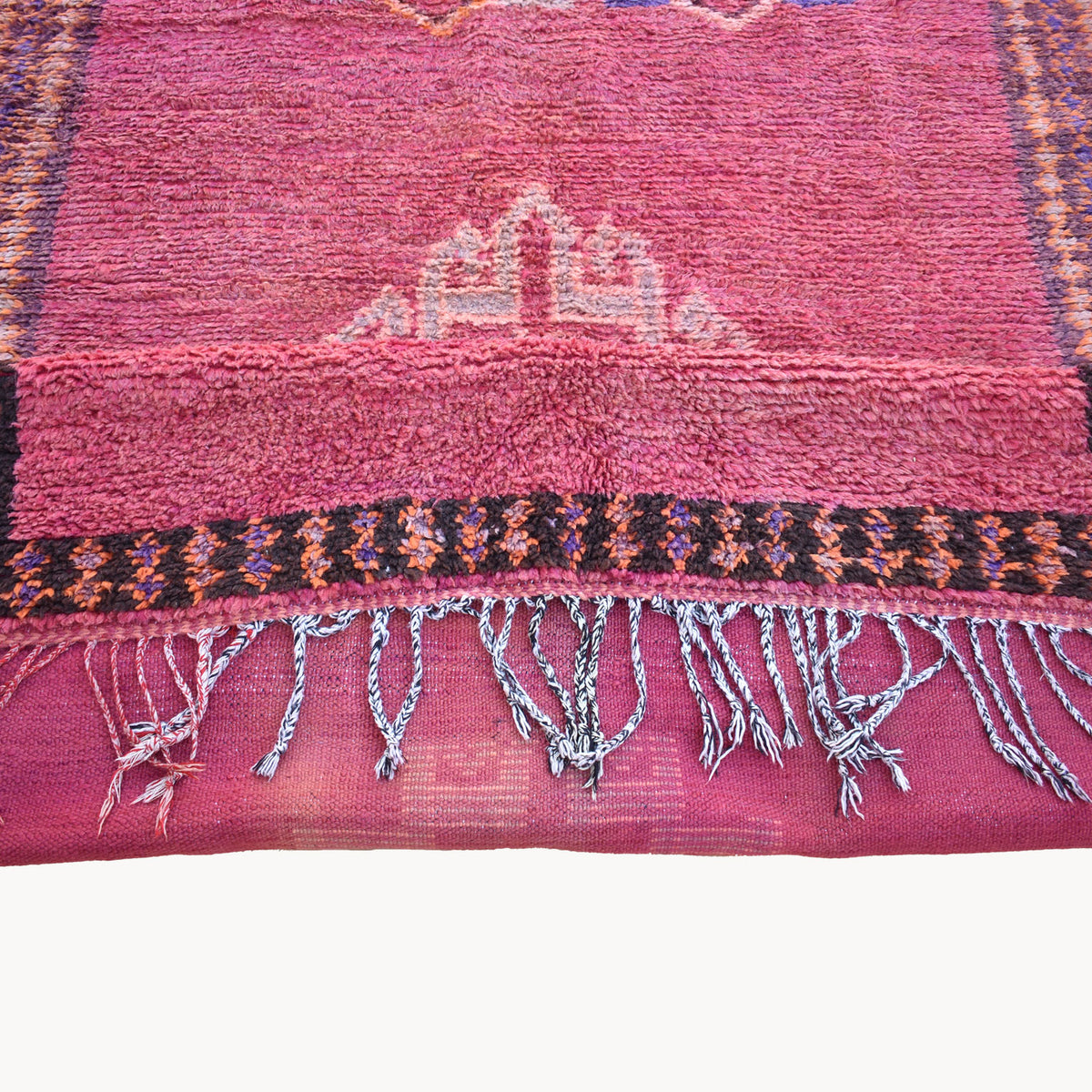Sanaa Vintage Moroccan Wool Rug | 5'3" x 9'7" - Apartment F
